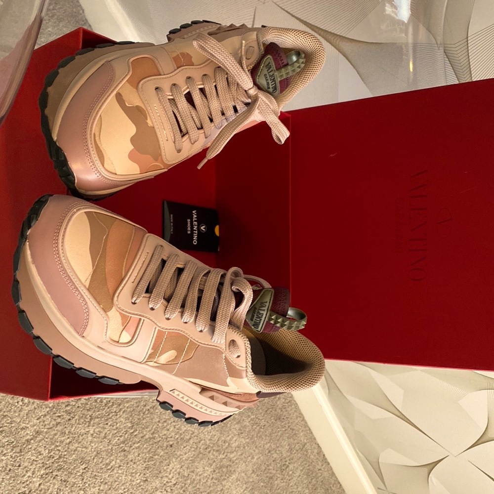 Authentic Valentino chunky sneakers *NEW*